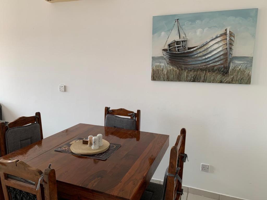 Comfortable 2 Bedroom Apartment In Popular Limnaria Gardens Paphos Exteriér fotografie